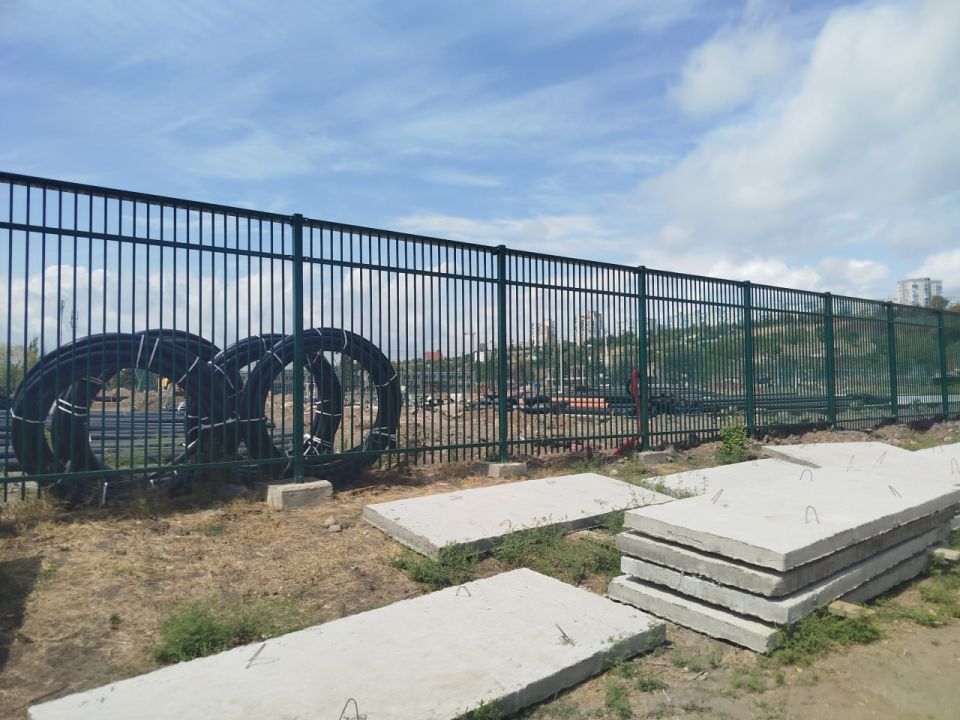 На морском побережье Левого берега, на территории бывшего детского оздоровительного лагеря «Орленок» продолжаются работы по строительству центра военно-спортивной подготовки и патриотического воспитания молодежи «Воин» На морском побережье Левого берега, на территории бывшего детского оздоровительного лагеря «Орленок» продолжаются работы по строительству центра военно-спортивной подготовки и патриотического воспитания молодежи «Воин»