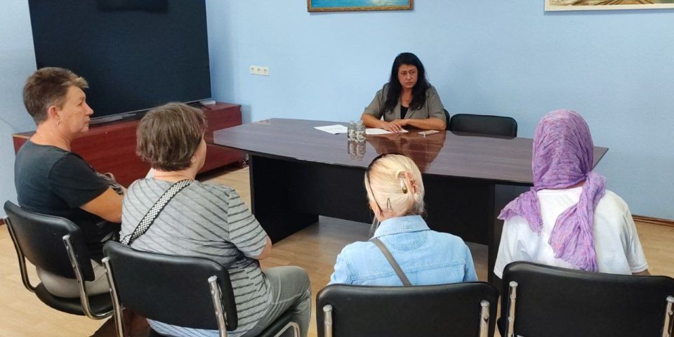 В Управе Приморского внутригородского района города Мариуполь прошла встреча с жителями, которую провела и.о. руководителя Управы Елена Пантелеевна Голяка
