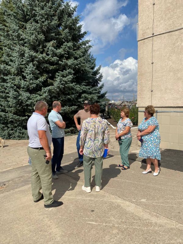 Антон Кольцов: В Сартане и Талаковке проверил готовность школ к новому учебному году Антон Кольцов: В Сартане и Талаковке проверил готовность школ к новому учебному году