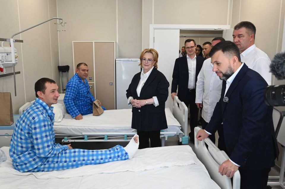 Глава Агентства проинспектировала ход строительства второго этапа Мариупольского центра, в рамках которого будет возведен четырехэтажный госпитальный корпус общей площадью свыше 20 тысяч кв.м Глава Агентства проинспектировала ход строительства второго этапа Мариупольского центра, в рамках которого будет возведен четырехэтажный госпитальный корпус общей площадью свыше 20 тысяч кв.м