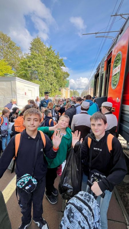 У мариупольских школьников завершились каникулы в Санкт-Петербурге У мариупольских школьников завершились каникулы в Санкт-Петербурге