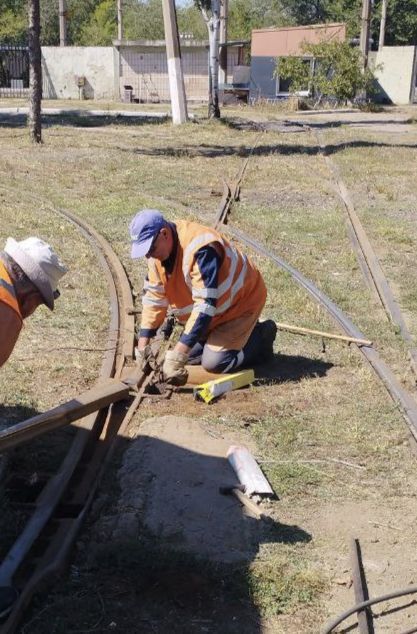 :         ѻ      28 2002