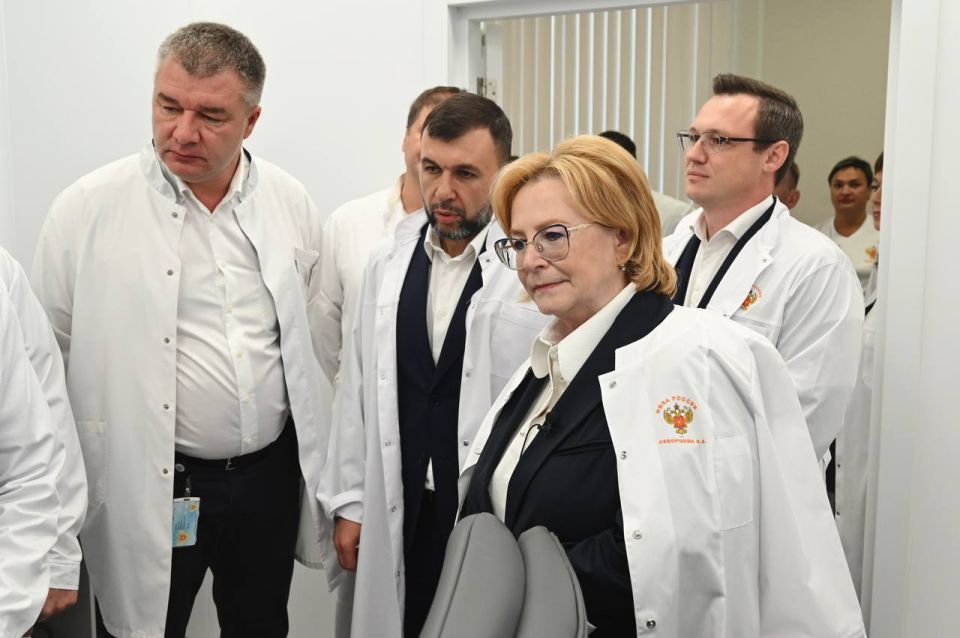 Глава Агентства проинспектировала ход строительства второго этапа Мариупольского центра, в рамках которого будет возведен четырехэтажный госпитальный корпус общей площадью свыше 20 тысяч кв.м Глава Агентства проинспектировала ход строительства второго этапа Мариупольского центра, в рамках которого будет возведен четырехэтажный госпитальный корпус общей площадью свыше 20 тысяч кв.м