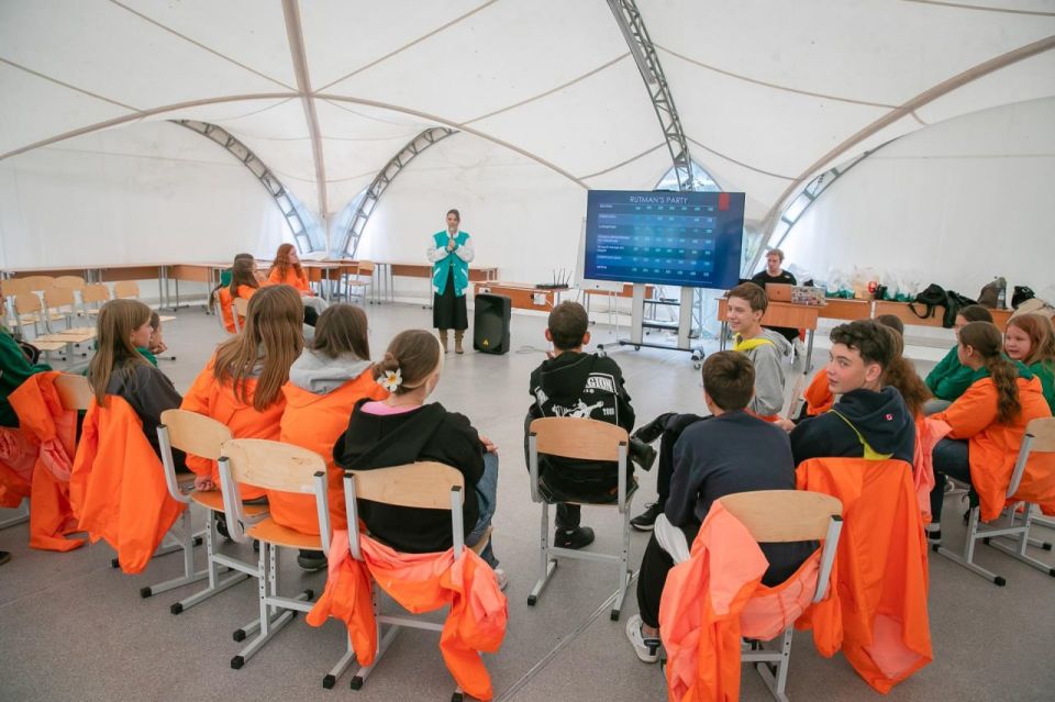 У мариупольских школьников завершились каникулы в Санкт-Петербурге У мариупольских школьников завершились каникулы в Санкт-Петербурге