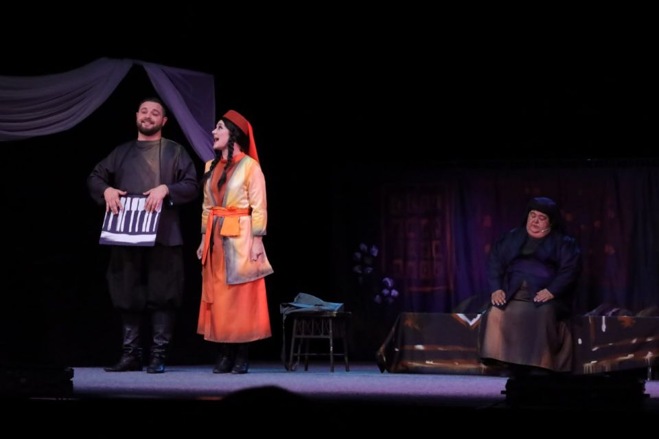 В Мариуполе прошли гастроли Херсонского областного русского академического музыкально-драматического театра В Мариуполе прошли гастроли Херсонского областного русского академического музыкально-драматического театра