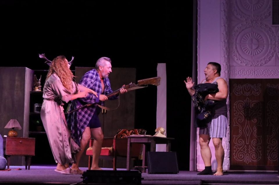 В Мариуполе прошли гастроли Херсонского областного русского академического музыкально-драматического театра В Мариуполе прошли гастроли Херсонского областного русского академического музыкально-драматического театра