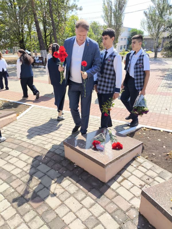    .    -,      Ը          46 .. ...