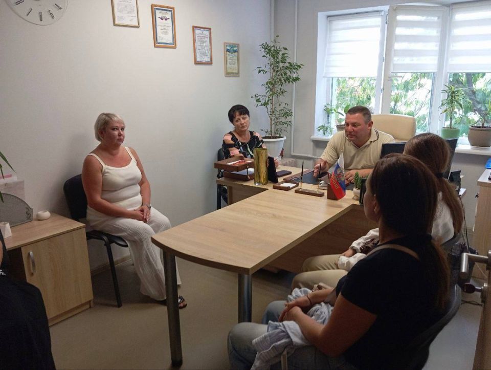 Встреча с жителями Мариуполя: социальная поддержка и ответы на актуальные вопросы