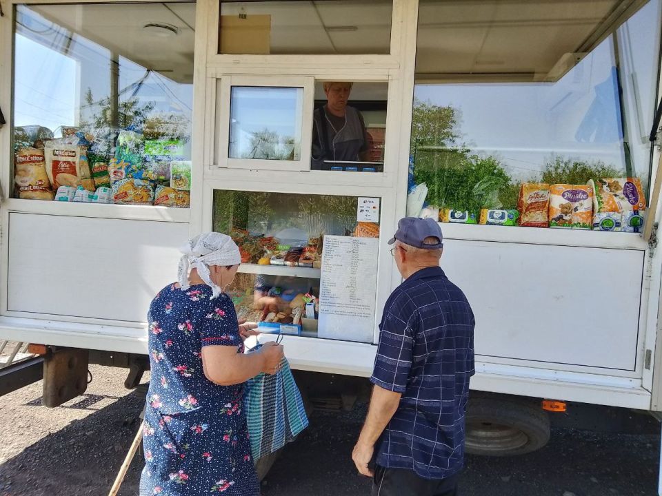 С 30 августа по 2 сентября 2025 года осуществлена выездная торговля с использованием автомагазинов в населенных пунктах городских округов Донецк, Докучаевск, Горловка, Мариуполь, на территории г С 30 августа по 2 сентября 2025 года осуществлена выездная торговля с использованием автомагазинов в населенных пунктах городских округов Донецк, Докучаевск, Горловка, Мариуполь, на территории г