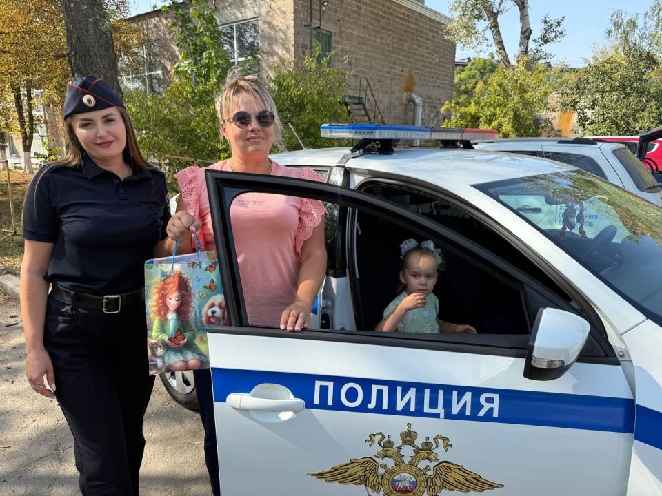 Полицейские навестили детей погибших сослуживцев Полицейские навестили детей погибших сослуживцев