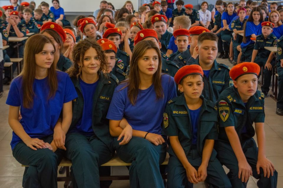 Добровольцы Донецкого РО ВСКС дали старт проекту «Школа антитеррора» в образовательных учреждениях Донецкой Народной Республики Добровольцы Донецкого РО ВСКС дали старт проекту «Школа антитеррора» в образовательных учреждениях Донецкой Народной Республики