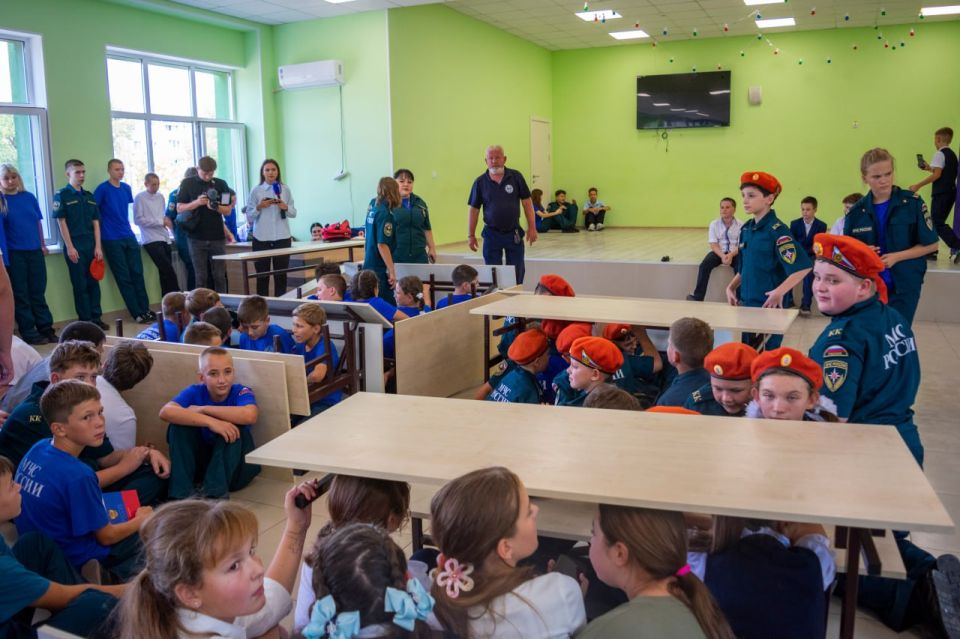 Добровольцы Донецкого РО ВСКС дали старт проекту «Школа антитеррора» в образовательных учреждениях Донецкой Народной Республики Добровольцы Донецкого РО ВСКС дали старт проекту «Школа антитеррора» в образовательных учреждениях Донецкой Народной Республики