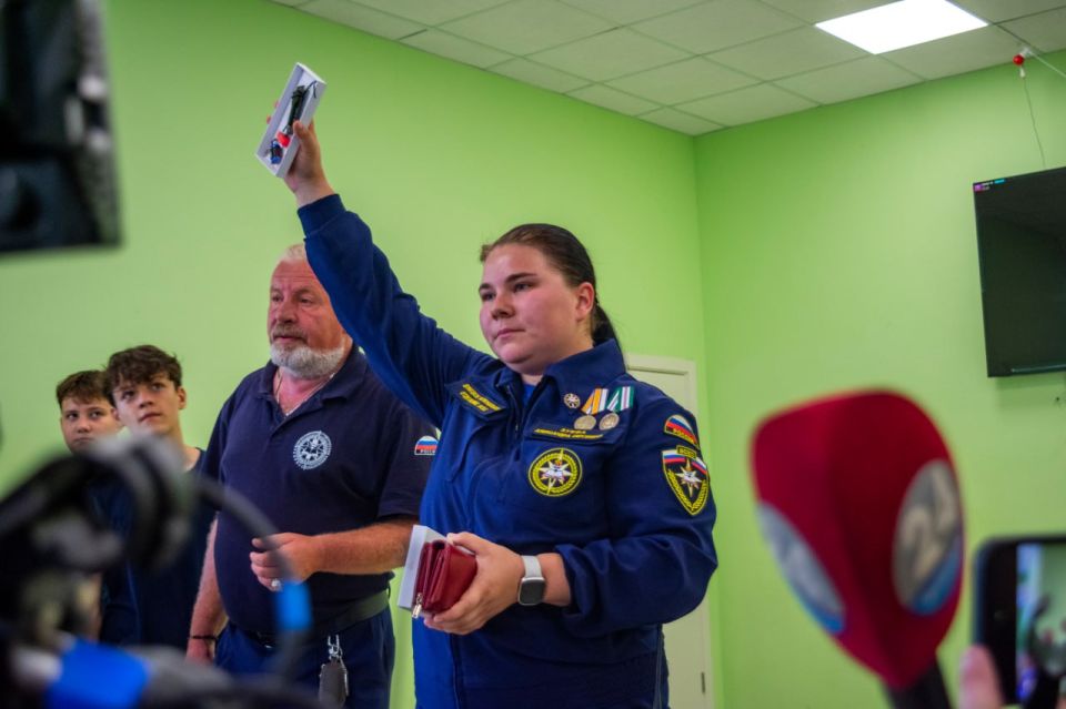 Добровольцы Донецкого РО ВСКС дали старт проекту «Школа антитеррора» в образовательных учреждениях Донецкой Народной Республики Добровольцы Донецкого РО ВСКС дали старт проекту «Школа антитеррора» в образовательных учреждениях Донецкой Народной Республики