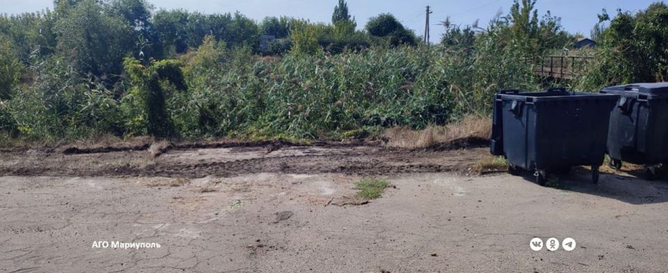 Из Ильичевского района Мариуполя коммунальщики вывезли 140 кубометров мусора Из Ильичевского района Мариуполя коммунальщики вывезли 140 кубометров мусора
