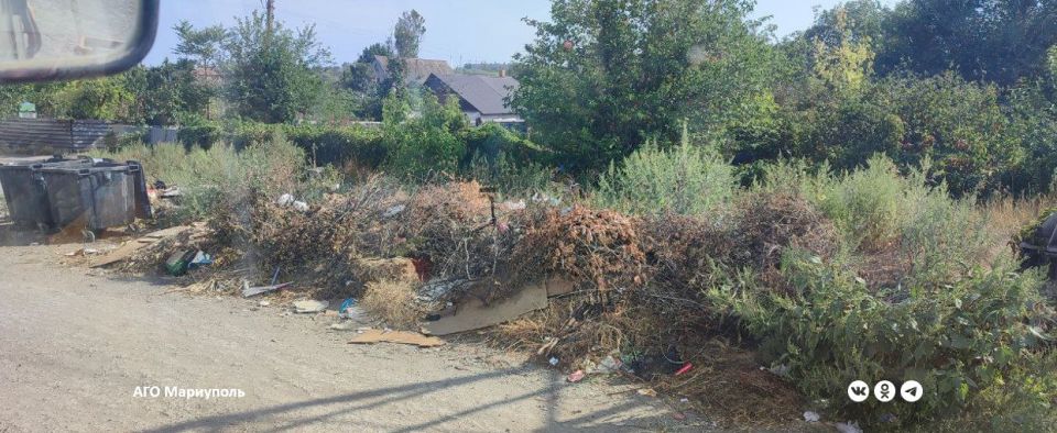 Из Ильичевского района Мариуполя коммунальщики вывезли 140 кубометров мусора