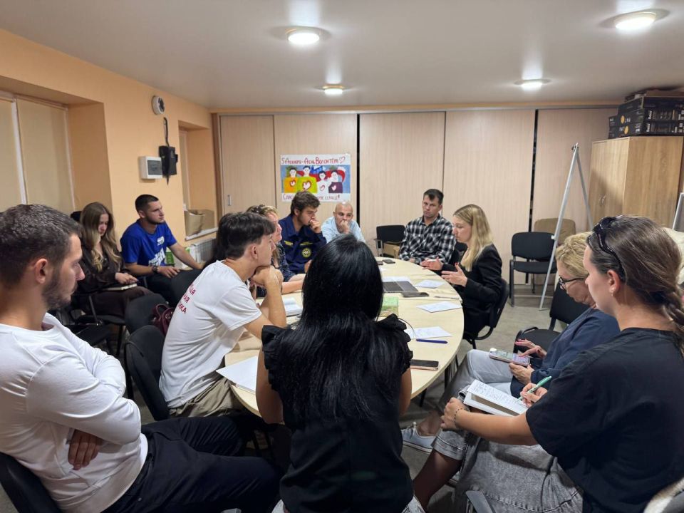 Специалисты отдела по вопросам молодежной политики помогут мариупольцам подготовить заявки на участие в конкурсе «Росмолодёжь.Гранты» Специалисты отдела по вопросам молодежной политики помогут мариупольцам подготовить заявки на участие в конкурсе «Росмолодёжь.Гранты»