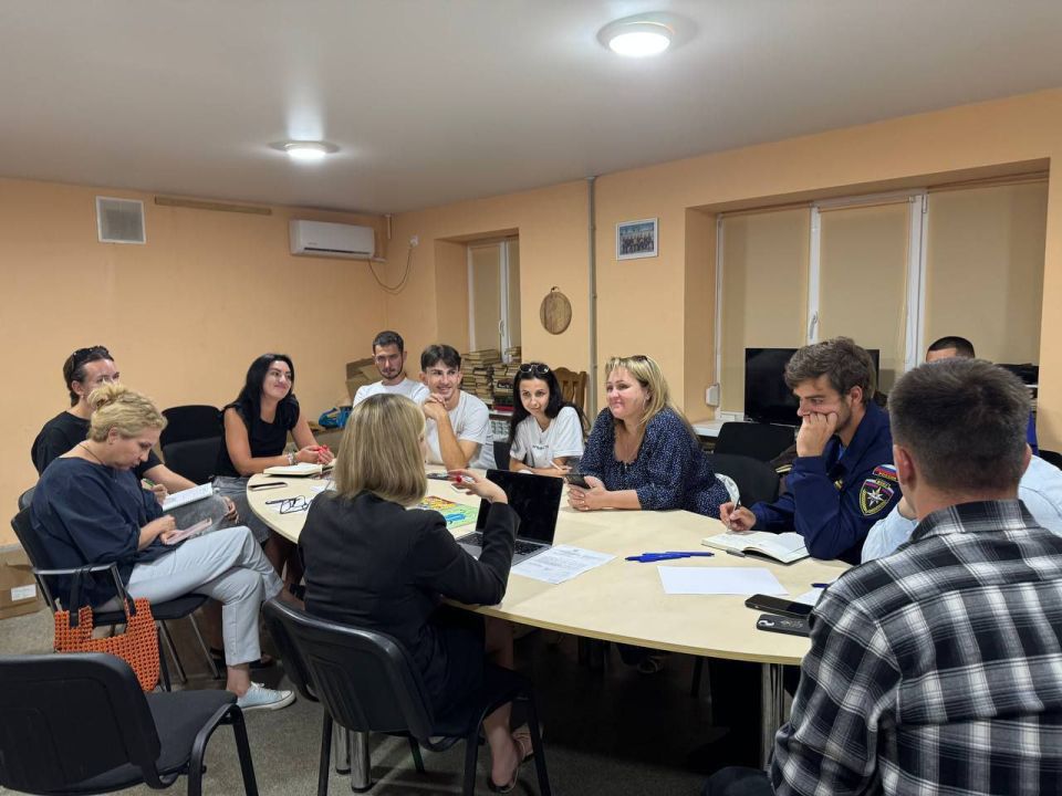 Специалисты отдела по вопросам молодежной политики помогут мариупольцам подготовить заявки на участие в конкурсе «Росмолодёжь.Гранты»