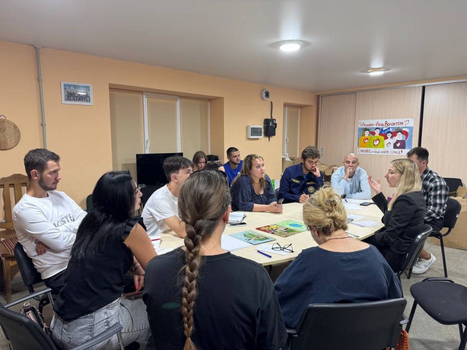 Специалисты отдела по вопросам молодежной политики помогут мариупольцам подготовить заявки на участие в конкурсе «Росмолодёжь.Гранты» Специалисты отдела по вопросам молодежной политики помогут мариупольцам подготовить заявки на участие в конкурсе «Росмолодёжь.Гранты»