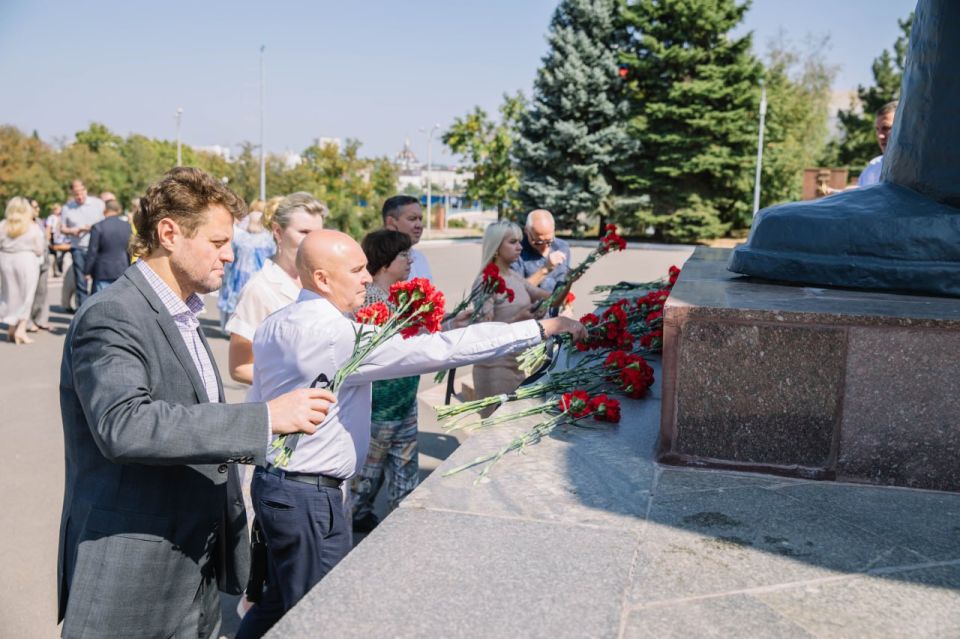 Антон Кольцов: Тепло приветствовали в Мариуполе делегацию глав муниципальных образований Санкт-Петербурга и депутата Заксобрания, главы комитета по законодательству, председателя Совета муниципальных образований... Антон Кольцов: Тепло приветствовали в Мариуполе делегацию глав муниципальных образований Санкт-Петербурга и депутата Заксобрания, главы комитета по законодательству, председателя Совета муниципальных образований...