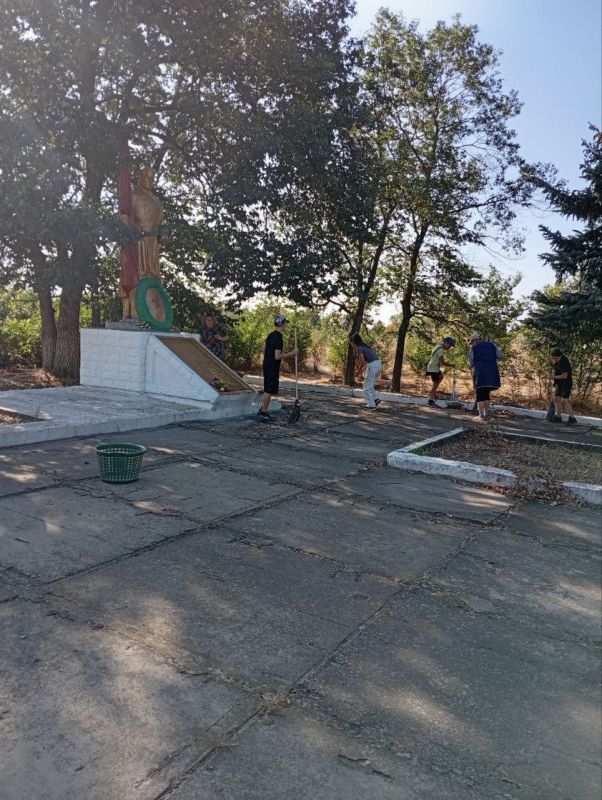 Сегодня в Талаковском территориальном секторе состоялся очередной субботник Сегодня в Талаковском территориальном секторе состоялся очередной субботник