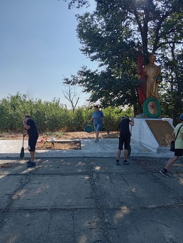 Сегодня в Талаковском территориальном секторе состоялся очередной субботник Сегодня в Талаковском территориальном секторе состоялся очередной субботник