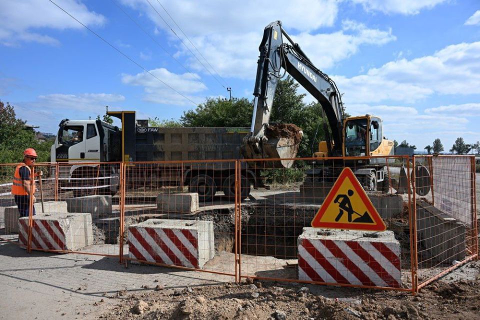 Глава ДНР Денис Пушилин сообщил, что строительство водоводов из Углегорского и Павлопольского водохранилищ идет с опережением графика Глава ДНР Денис Пушилин сообщил, что строительство водоводов из Углегорского и Павлопольского водохранилищ идет с опережением графика