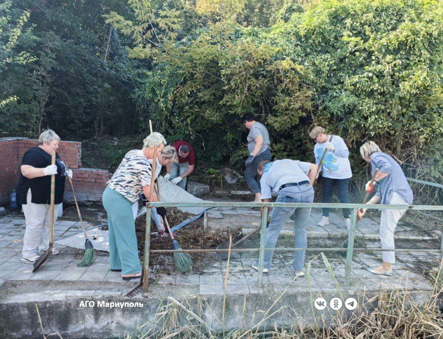 Мариупольцы присоединились ко Всероссийской экологической акции «Вода России – Чистый Родник» Мариупольцы присоединились ко Всероссийской экологической акции «Вода России – Чистый Родник»