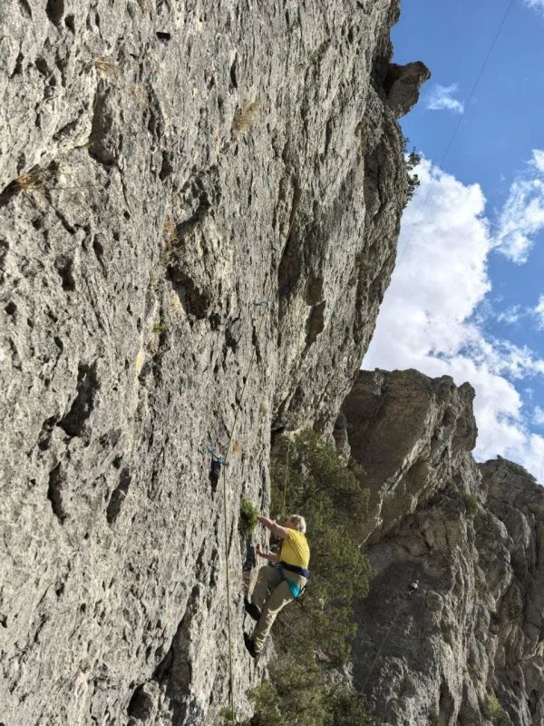 С 6 по 8 сентября в Судаке прошел Чемпионат России по альпинизму среди ветеранов в скальном классе С 6 по 8 сентября в Судаке прошел Чемпионат России по альпинизму среди ветеранов в скальном классе