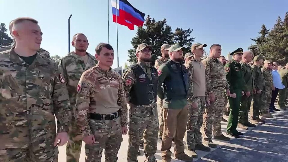 Денис Пушилин: В День освобождения Донбасса вручил награды нашим бойцам на священной земле Саур-Могилы