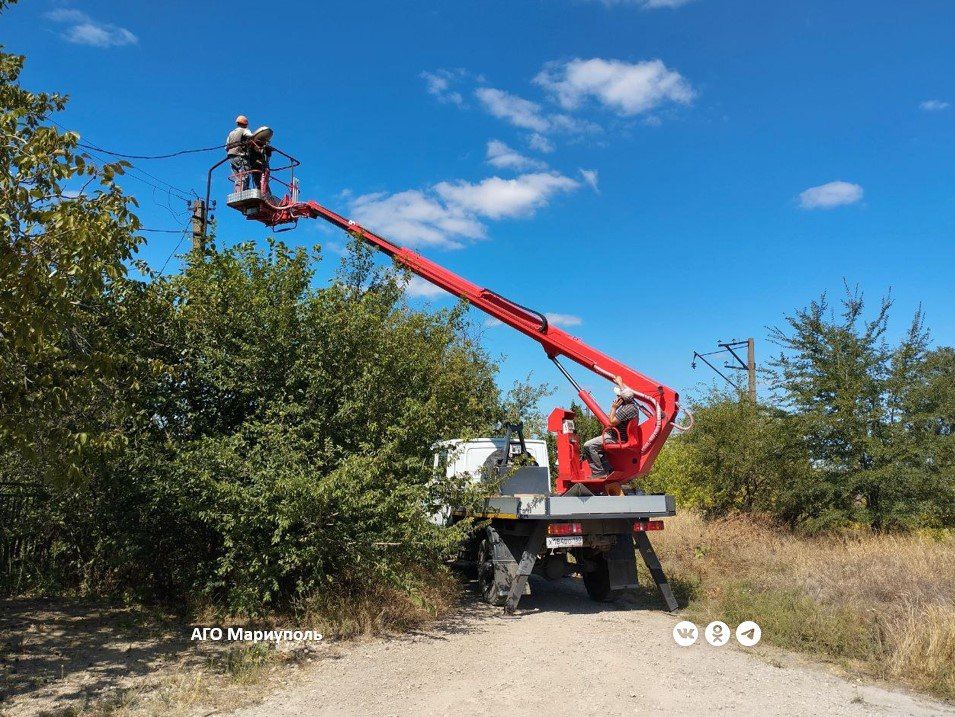 За неделю мариупольские энергетики восстановили порядка 4 500 метров кабеля За неделю мариупольские энергетики восстановили порядка 4 500 метров кабеля