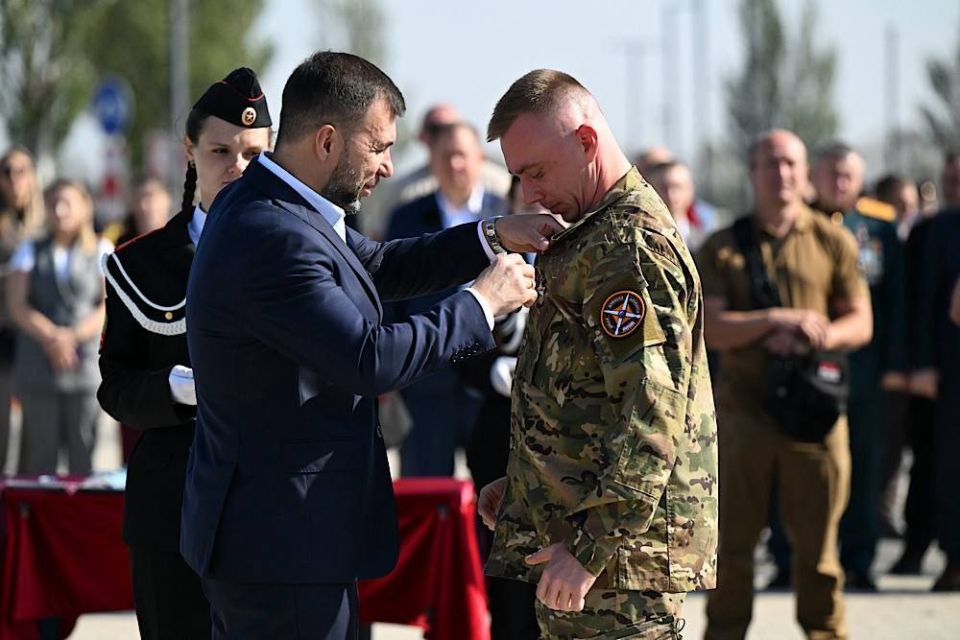 Денис Пушилин: В День освобождения Донбасса вручил награды нашим бойцам на священной земле Саур-Могилы Денис Пушилин: В День освобождения Донбасса вручил награды нашим бойцам на священной земле Саур-Могилы