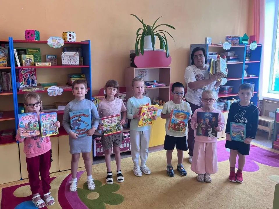 Дети Тульской области собрали гуманитарный груз для юных мариупольцев Дети Тульской области собрали гуманитарный груз для юных мариупольцев