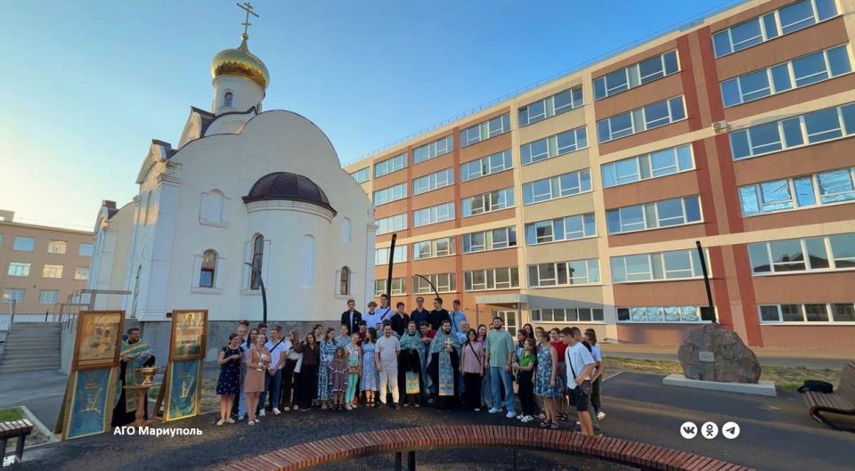 Православная молодежь Мариуполя собралась на совместную молитву