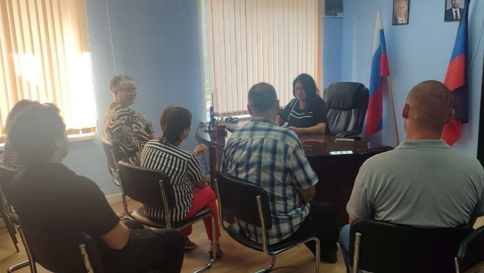 Встреча жителей Приморского района с и.о. руководителя Управы Приморского внутригородского района города Мариуполь Еленой Пантелеевной Голяка