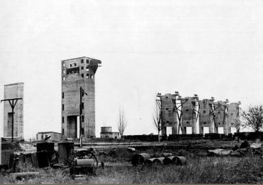 В День освобождения Мариуполя от немецко-фашистских захватчиков публикуем фото, которые показывают, в каком состоянии наш город встретил освободителей и долгожданный мир В День освобождения Мариуполя от немецко-фашистских захватчиков публикуем фото, которые показывают, в каком состоянии наш город встретил освободителей и долгожданный мир