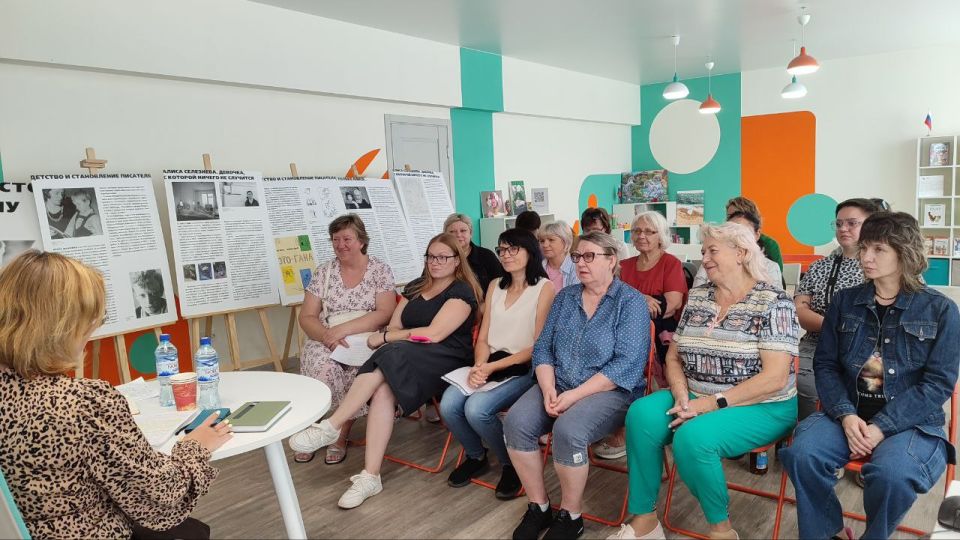 По Поручения Главы Донецкой Народной Республики Дениса Пушилина представители Министерства культуры продолжают рабочие встречи с трудовыми коллективами По Поручения Главы Донецкой Народной Республики Дениса Пушилина представители Министерства культуры продолжают рабочие встречи с трудовыми коллективами