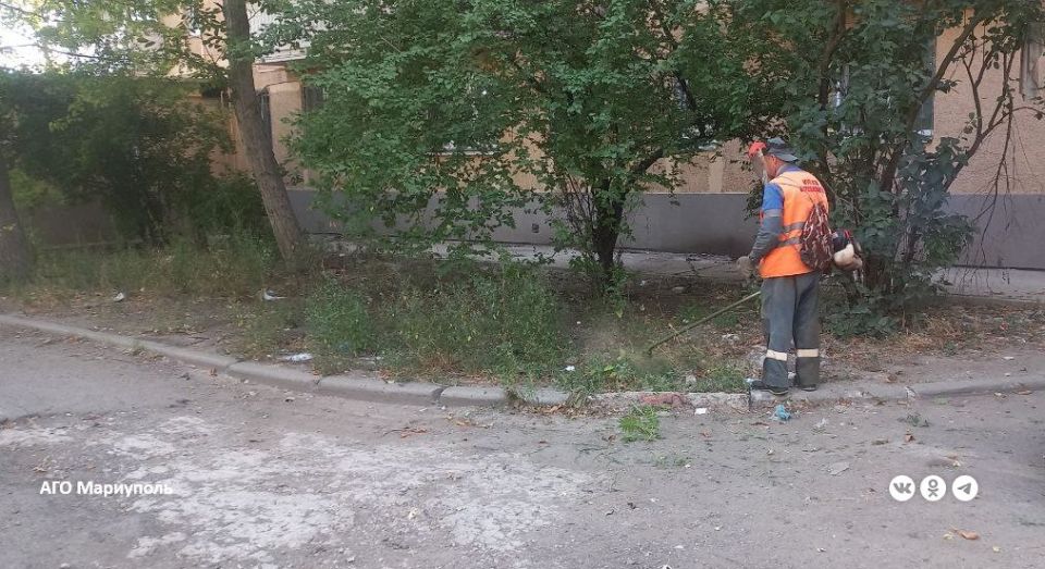 «Мариупольжилкомплекс» привел в порядок очередные дворы многоэтажек «Мариупольжилкомплекс» привел в порядок очередные дворы многоэтажек