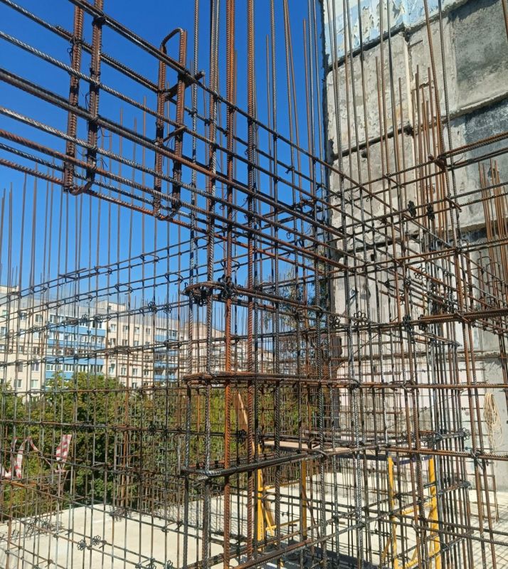 Строители Московской области завершают комплексное обновление девятиэтажки на левобережье Строители Московской области завершают комплексное обновление девятиэтажки на левобережье