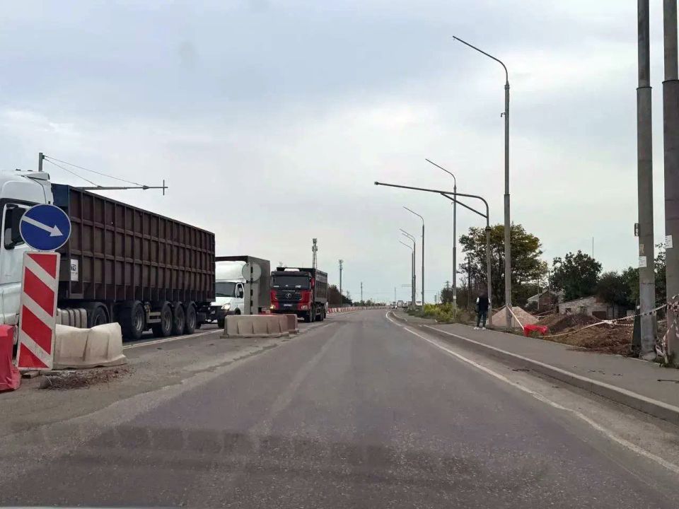 Вниманию водителей. В рамках реконструкции автодороги Р-280 «Новороссия» Ростов-на-Дону – Мариуполь – Мелитополь – Симферополь в период с 10 по 12 сентября 2025 года на автомобильной трассе будут проводиться работы по... Вниманию водителей. В рамках реконструкции автодороги Р-280 «Новороссия» Ростов-на-Дону – Мариуполь – Мелитополь – Симферополь в период с 10 по 12 сентября 2025 года на автомобильной трассе будут проводиться работы по...