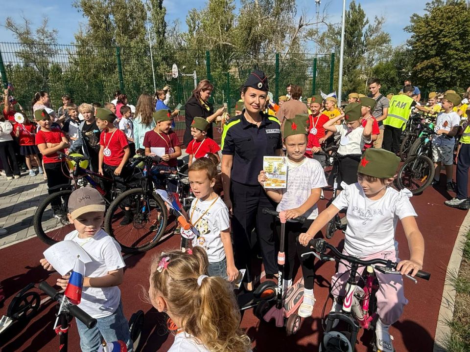 Сотрудники полиции обеспечили безопасность во время велопробега Сотрудники полиции обеспечили безопасность во время велопробега
