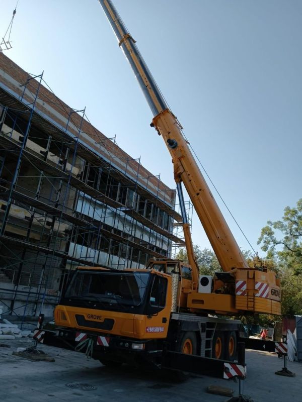 В Мариуполе продолжается восстановление спорткомплекса «Нептун» В Мариуполе продолжается восстановление спорткомплекса «Нептун»