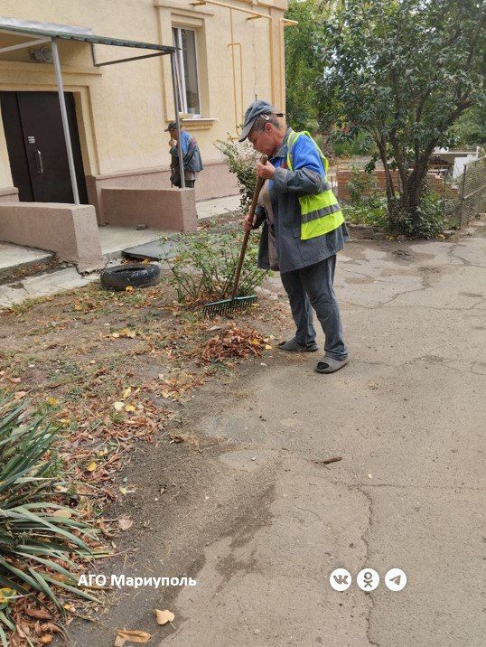 «Мариупольжилкомплекс» продолжает благоустройство придомовых территорий «Мариупольжилкомплекс» продолжает благоустройство придомовых территорий