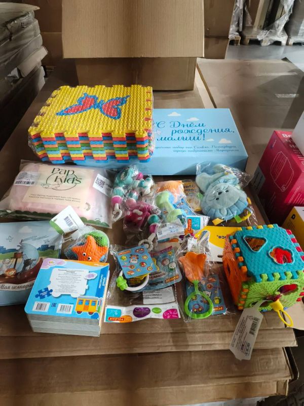 Санкт-Петербург передал в Мариуполь очередные наборы для новорожденных