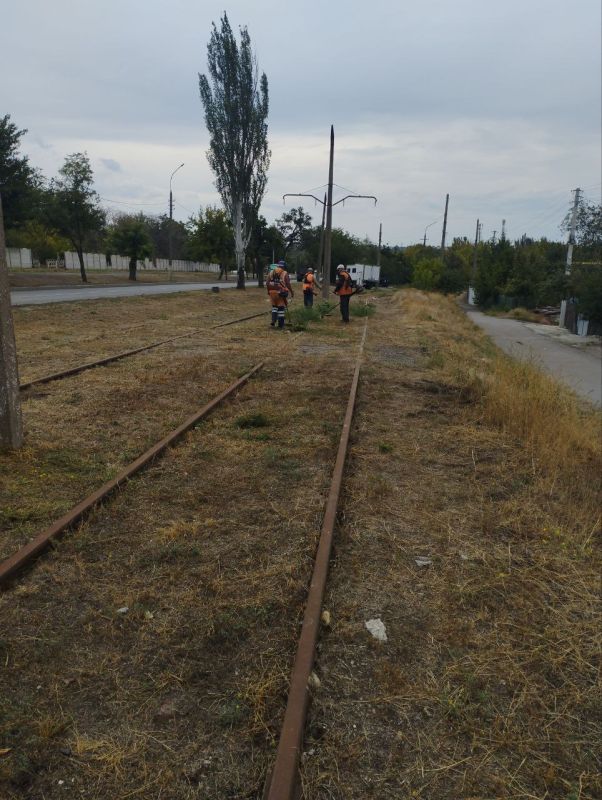 Мариупольтранс: Сотрудники службы по обслуживанию и ремонту пути МУП « МАРИУПОЛЬТРАНС» выполнили ремонт 30 м одиночного пути с заменой шпал и восстановлением спецчастей Мариупольтранс: Сотрудники службы по обслуживанию и ремонту пути МУП « МАРИУПОЛЬТРАНС» выполнили ремонт 30 м одиночного пути с заменой шпал и восстановлением спецчастей