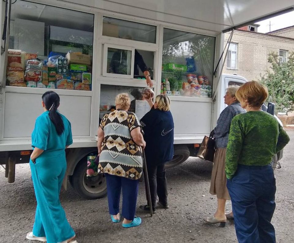 С 10 по 12 сентября 2025 года осуществлена выездная торговля с использованием автомагазинов в населенных пунктах городских округов Докучаевск, Горловка, Мариуполь, Харцызск на территории г С 10 по 12 сентября 2025 года осуществлена выездная торговля с использованием автомагазинов в населенных пунктах городских округов Докучаевск, Горловка, Мариуполь, Харцызск на территории г