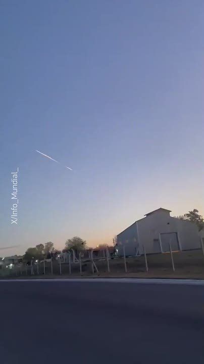 Огненный шар озарил небо Аргентины — метеор оставил за собой яркий и длинный след