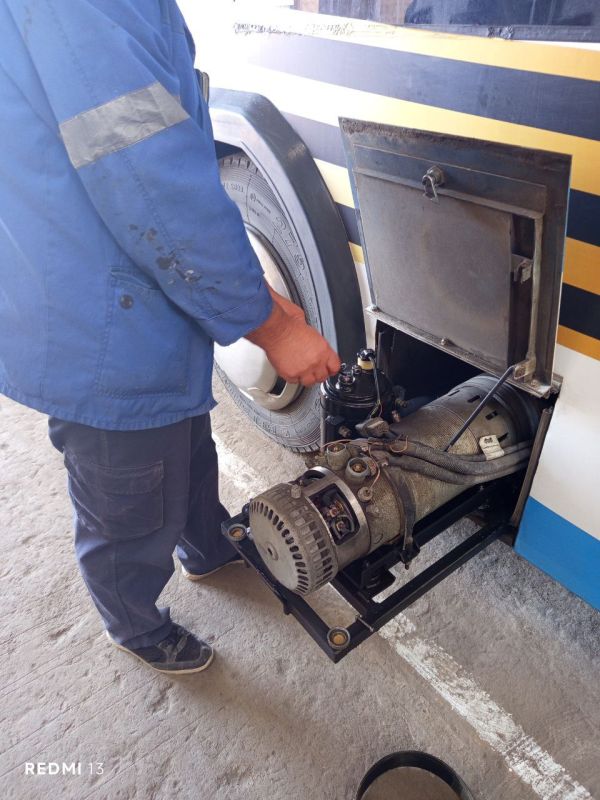 Мариупольтранс: Специалисты автобусного и троллейбусного парка МУП "МАРИУПОЛЬТРАНС" ежедневно производят осмотр и наладку основных узлов и агрегатов подвижного состава Мариупольтранс: Специалисты автобусного и троллейбусного парка МУП "МАРИУПОЛЬТРАНС" ежедневно производят осмотр и наладку основных узлов и агрегатов подвижного состава