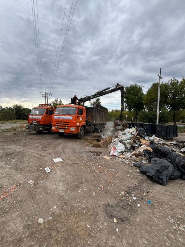 На левобережье Мариуполя тульские специалисты ликвидировали ряд стихийных свалок На левобережье Мариуполя тульские специалисты ликвидировали ряд стихийных свалок