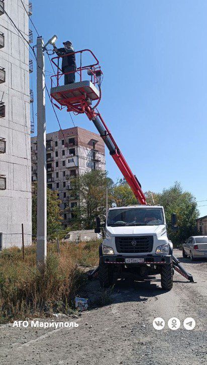 В Мариуполе энергетики за неделю восстановили более четырех километров воздушных линий В Мариуполе энергетики за неделю восстановили более четырех километров воздушных линий