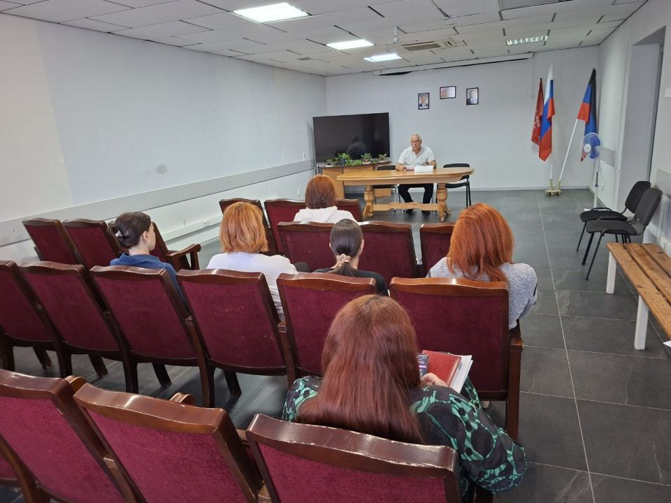 В Управе Ильичевского внутригородского района города Мариуполь состоялась встреча руководителя Управы Скударь Владимира Георгиевича с жителями